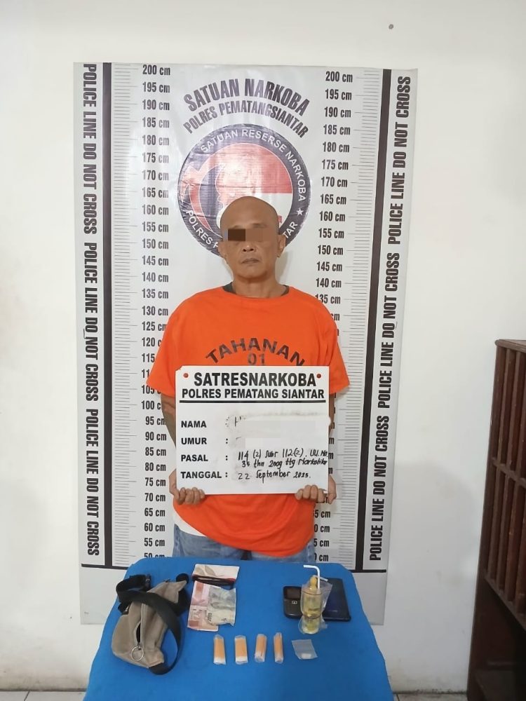Foto tersangka dan barang bukti yang diamankan Satuan Reserse Narkoba Polres Pematangsiantar.