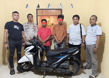 Dua pelaku berhasil diamankan beserta barang bukti sepeda motor Honda Beat yang dicuri dari areal parkiran PT Basic Nagori Sei Mangkei, Kecamatan Bosar Maligas, Kabupaten Simalungun.