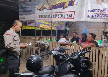 Personil Polsek Siantar Utara gerak cepat melakukan pengecekan adanya keributan di jalan Bah Birong Ujung, tepatnya di warung tuak milik Pak Hatihoran, pada Jumat (5/9/2025) malam.