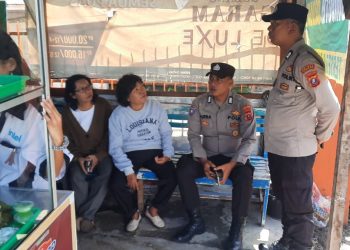 Personil Satuan Binmas Polres Pematangsianțar melaksanakan patroli sambang kamtibmas dan silahturahmi kepada masyarakat, pada Rabu (17/9/2025) pagi.