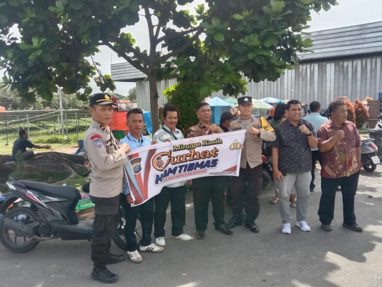 Polsek Siantar Timur melaksanakan kegaitan Minggu Curhat Kamtibams di Kampus Universitas HKBP Nommensen Pematangsiantar (UHKBPNP), Jl. Sangnaualuh, pada Minggu (14/9/2025) pagi.