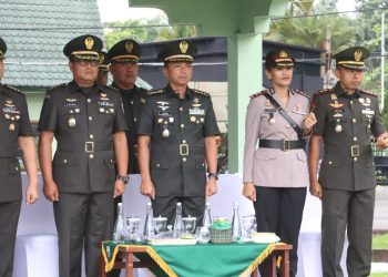Kapolres Pematangsiantar, AKBP Sah Udur T.M. Sitinjak SH, SIK, MH, menghadiri Upacara Penutupan Pendidikan Pertama Tamtama (Dikmata) Infanteri TNI Angkatan Darat Gelombang II Tahun 2025 yang berlangsung di Lapangan Rindam I/Bukit Barisan (BB), pada Sabtu (13/9/2025) sore.