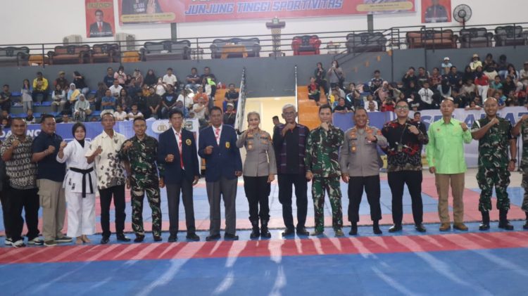 Pembukaan Kejuaraan Karate Kapolres Pematangsiantar Cup Tahun 2025, bertempat di GOR Suzuya Merdeka Mall, Jl. Merdeka pada Jumat (26/9/2025) sore.