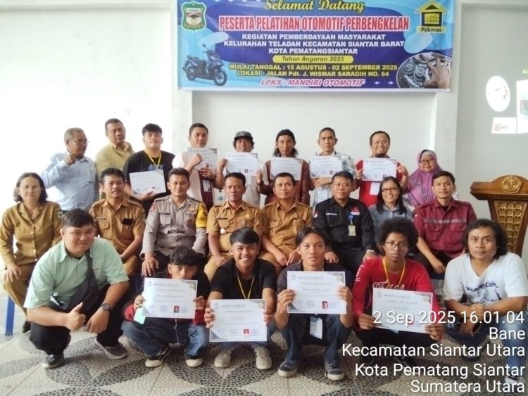 Bhabinkamtibmas Kelurahan Teladan, BRIPKA Irwan Surya Darma, menghadiri penutupan pelatihan automotif perbengkelan, bertempat di LPKS Mandiri Automotif, Jl. Pdt. J. Wismar Saragih, pada Selasa (2/9/2025) sore.