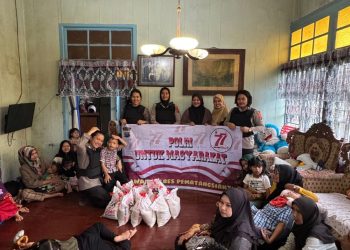 Tim Patroli Srikandi Polwan Polres Pematangsiantar kunjungi anak - anak disabilitas dan membagikan sembako, pada Kamis (4/9/2025) pagi.