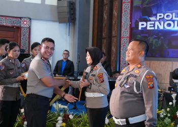 Kasat Lantas Polres Pematangsiantar, IPTU Friska Susana SH, menghadiri syukuran Hari Polisi Lalu Lintas (Polantas) ke 70 yang diselenggarakan di Aula Tribrata Polda Sumut, pada Senin (22/9/2025) pagi.