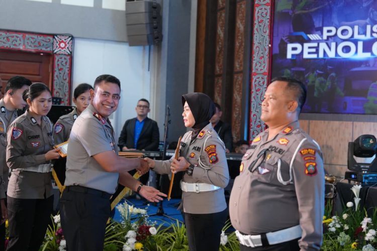 Kasat Lantas Polres Pematangsiantar, IPTU Friska Susana SH, menghadiri syukuran Hari Polisi Lalu Lintas (Polantas) ke 70 yang diselenggarakan di Aula Tribrata Polda Sumut, pada Senin (22/9/2025) pagi.