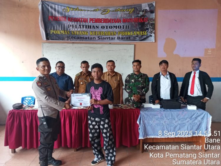 Bhabinkamtibmas Kelurahan Proklamasi, AIPDA Julham Efendi Saragih melaksanakan monitoring pelaksanaan kegiatan pelatihan otomotif mandiri yang berlangsung di LPK Mandiri Otomotif, Jln Pdt J. Wismar Saragih, pada Senin (8/9/2025) siang.