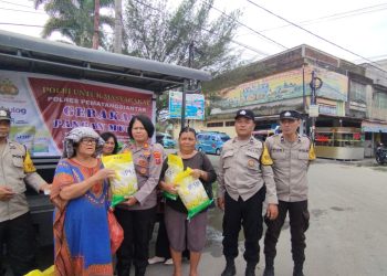 Polsek Siantar Utara melaksanakan kegiatan Gerakan Pangan Murah (GPM) kepada masyarakat, di depan Mako Polsek Siantar Utara, Jl. Patuan Nagari, pada Rabu (10/9/2025) pagi.