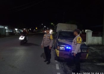 Polsek Siantar Marihat  melaksanakan Blue Light Patrol dalam rangka menciptakan suasana aman dan kondusif, di wilayah hukum Polsek Siantar Marihat, pada  Minggu (31/8/2025) malam.