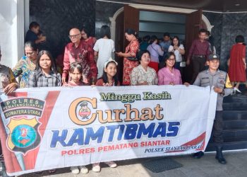 Polsek Siantar Barat menggelar Minggu Kasih Curhat Kamtibmas, di Gereja GKPS Jalan Sudirman, pada Minggu (12/10/2025) pagi.