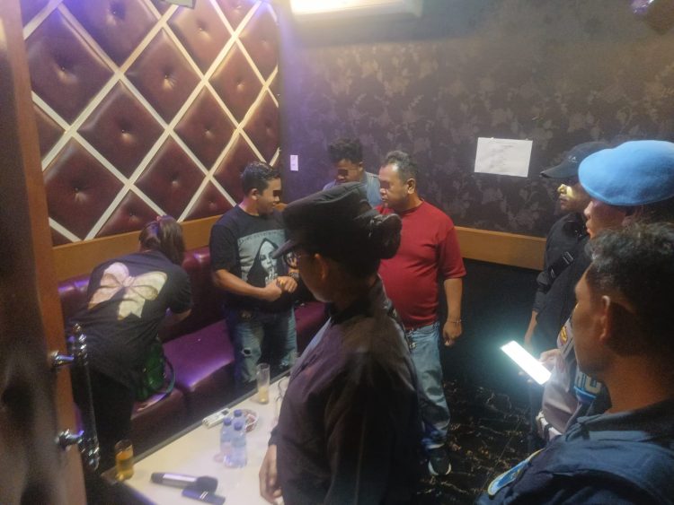 Polres Pematangsiantar melaksanakan razia di Tempat Hiburan Malam (THM), pada Minggu (12/10/2025), pukul 01.00 WIB.