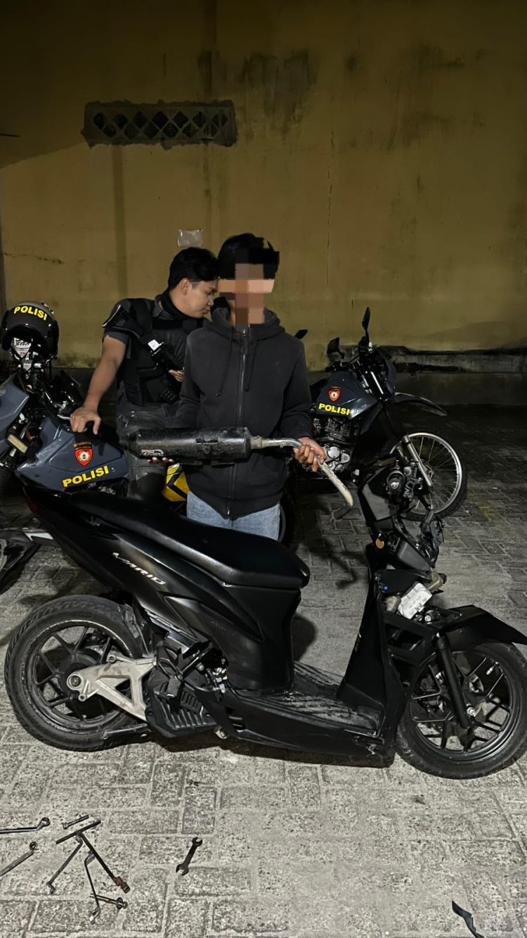 Timsus Dayok Polres Pematangsiantar tindak sembilan sepedamotor gunakan knalpot brong.