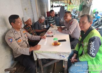 Personil Satuan Binmas Polres Pematangsiantar menggelar patroli sambang kamtibmas, di wilayah hukum Polres Pematangsiantar, pada Kamis (16/10/2025) pagi.
