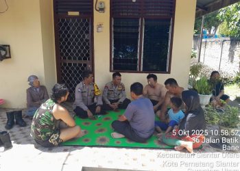 Polsek Siantar Utara langsung melakukan mediasi dugaan keribuatan, di Jalan Kain Batik Pematangsiantar, pada Minggu (5/10/2025) siang.