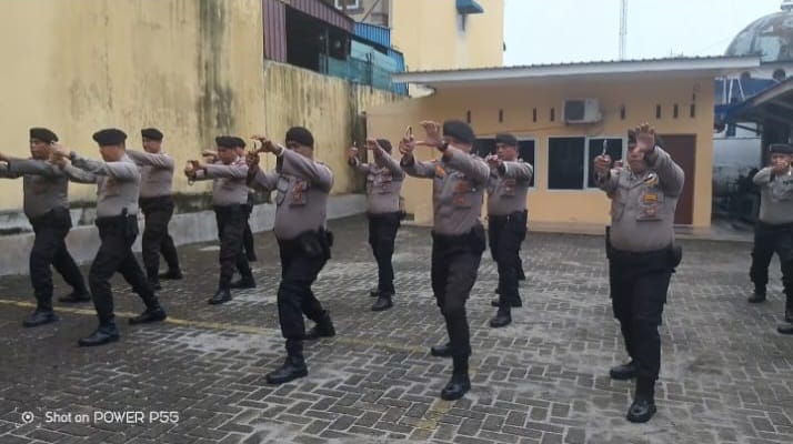 Satuan Samapta Polres Pematangsianțar menggelar Latihan Drill Borgol, di Lapangan Sat Samapta, pada Rabu (22/10/2025) pagi.