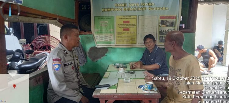 Polsek Siantar Timur menggelar patroli Kampung Bebas dari Narkoba (KBN), di Jalan Siantar Timur, pada Sabtu (18/10/2025) pagi.