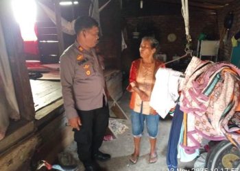 Viral Seorang Ibu Tak Dapat Bansos, Kapolseķ Sianțar Marihat Langsung Turun Tangan.