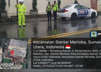 Sat Lantas Polres Pematangsiantar monitoring situasi arus lalulintas (Lalin) macet dan banjir, pada Rabu (26/11/2025) siang, pukul : 12.00 WIB.