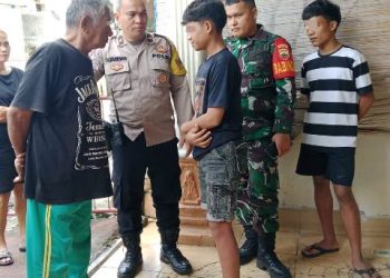 Bhabinkamtibmas Kelurahan Aek Nauli, Aipda Herry S. Tarigan, selesaikan masalah warga Jalan Mata Air, Gang Nauli, Kelurahan Aek Nauli, pada  Selasa (18/11/2025) siang, sekira pukul 13.15 WIB.