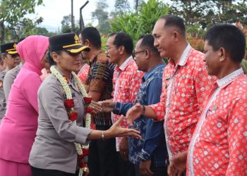 Kapolres Pematangsiantar, AKBP Sah Udur T.M. Sitinjak SH, SIK, MH, melaksanakan kunjungan kerja (Kunker) di Mako Polsek Sianțar Marihat, pada Kamis (6/11/2025) sore.