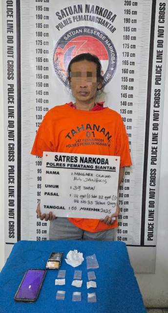 Foto terduga pelaku dan barang bukti yang diamankan Polisi.