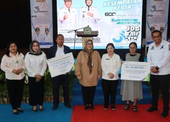 Wakapolres Pematangsiantar, Kompol Budiono Saputro, SH, MH, menghadiri pembukaan Pameran Job Fair Sianțar atau Kesempatan Kerja Tahun 2025, di Aula Universitas HKBP Nommensen Pematangsiantar (UHKBPNP), Jalan Sangnawaluh, pada Rabu (19/11/2025) pagi.