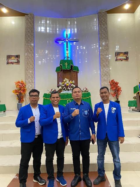 Pengurus DPC GAMKI Pematangsiantar, periode 2025–2028 saat foto bersama usai pelantikan.