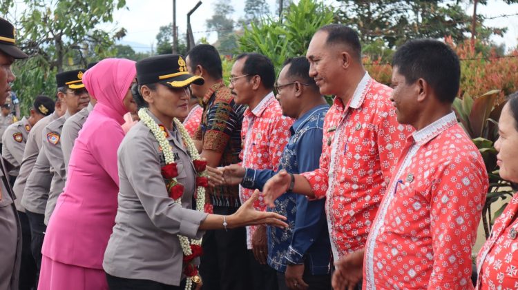 Kapolres Pematangsiantar, AKBP Sah Udur T.M. Sitinjak SH, SIK, MH, melaksanakan kunjungan kerja (Kunker) di Mako Polsek Sianțar Marihat, pada Kamis (6/11/2025) sore.
