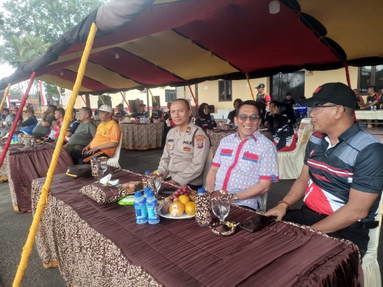 Polres Pematangsiantar hadiri penutupan Turnamen Bola Voli Antar Pelajar HUT ke 80 Korps Brimob Polri Tahun 2025, di Mako Kompi 2 Batalyon B Sat Brimob Polda Sumut, Jalan Ahmad Yani, pada Sabtu (2/11/2025) siang.