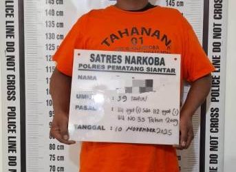 Foto tersangka dan barang bukti yang diamankan Polisi.