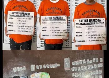 Foto ketiga tersangka dan barang bukti yang diamankan Polisi.
