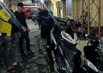 Respon cepat tindaklanjuti laporan masyarakat, Tim Khusus (Timsus) Dayok Mirah Polres Pematangsiantar berhasil gagalkan aksi balap liar dan 2 sepedamotor diamankan, di Kelurahan Proklamasi, Kecamatan Sianțar Barat, Kota Pematangsianțar, pada Kamis (6/11/2025) malam, pukul 23.00 WIB.