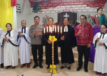 Kapolsek Siantar Martoba, AKP Martua Manik SH, MH, menghadiri Perayaan Natal Gereja Mission Batak (GMB) se-Siantar Simalungun, di GMB Jalan Gurilla, pada Sabtu (6/12/2025) siang.