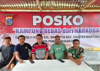 Polres Pematangsiantar siagakan personil di Pos Kampung Bebas dari Narkoba, di Jalan Rakuta Sembiring, pada Jum'at (26/12/2025) pagi.