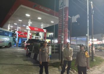 Polres Pematangsiantar bersama Polsek jajaran, monitoring dan sekaligus pengamanan lokasi pengisian Bahan Bakar Minyak (BBM), di Stasiun Pengisian Bahan Bakar Umum (SPBU) yang ada di Wilayah Kota Pematangsiantar mulai hari Minggu (30/11/2025) pagi.