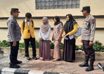 Sat Binmas Polres Pematangsianțar melaksanakan patroli sambang Kamtibmas, di wilayah hukum Polres Pematangsianțar, pada Senin (8/12/2025) pagi.