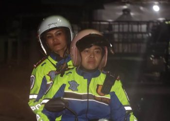 Kapolres Pematangsiantar, AKBP Sah Udur T.M Sitinjak, S.H, S.I.K, M.H, melaksanakan patroli pengamanan gereja saat malam Natal Tahun 2025, pada Rabu (24/12/2025) malam.