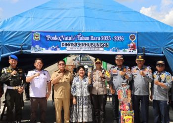 Kapolres Pematangsiantar, AKBP Sah Udur T.M. Sitinjak SH, SIK, MH, bersama Forkopimda, kunjungi Pos Pengamanan (Pam) dan Pelayanan (Yan) Operasi Lilin Toba Tahun 2025, pada Selasa (23/12/2025) pagi.