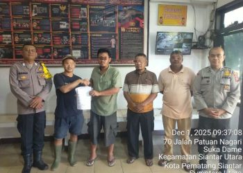 Polseķ Siantar Martoba selesaikan dugaan penganiayaan di Jalan Langkat, Gang Rukun, Kelurahan Martoba, Kecamatan Siantar Utara, Kota Pematangsiantar dengan problem solving, pada Senin (1/12/2025) pagi.
