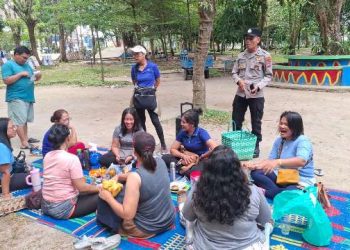 Satuan Binmas Polres Pematangsiantar melaksanakan patroli sambang kamtibmas, di wilayah hukum Polres Pematangsiantar, pada Senin (12/1/2026) pagi.