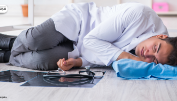 Tidur di Lantai Bikin Paru-Paru Basah? Yuk, Cek Faktanya!