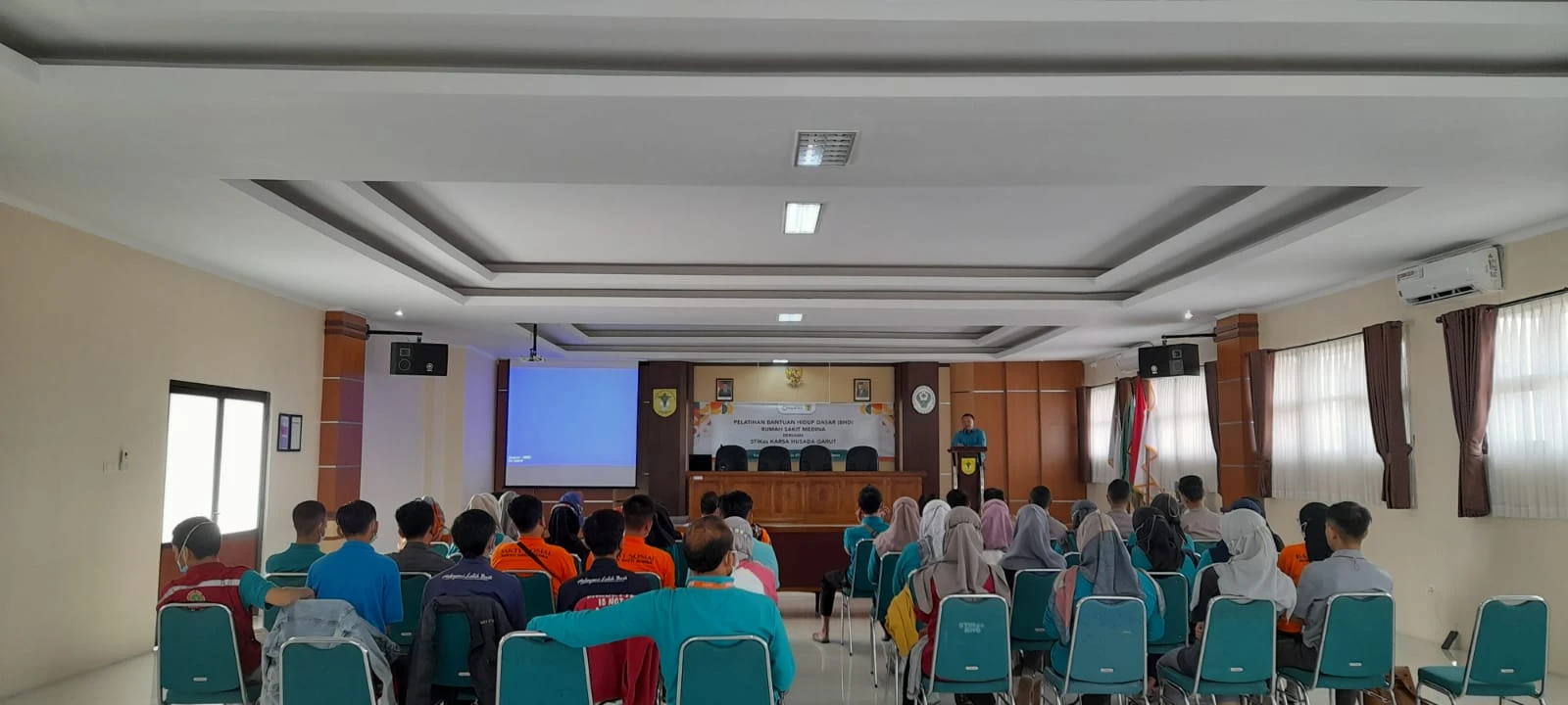 artikel kesehatan RS. Medina dan STIKes Karsa Husada Gelar Pelatihan BHD & Askep