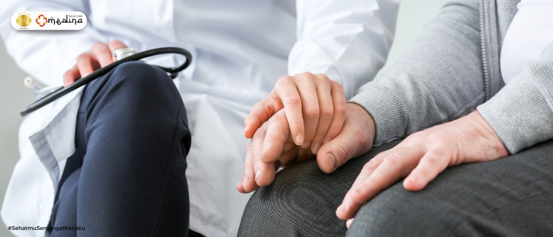 artikel kesehatan Kenapa Kaki Gemetar Saat Berdiri? Kenali Orthostatic Tremor!