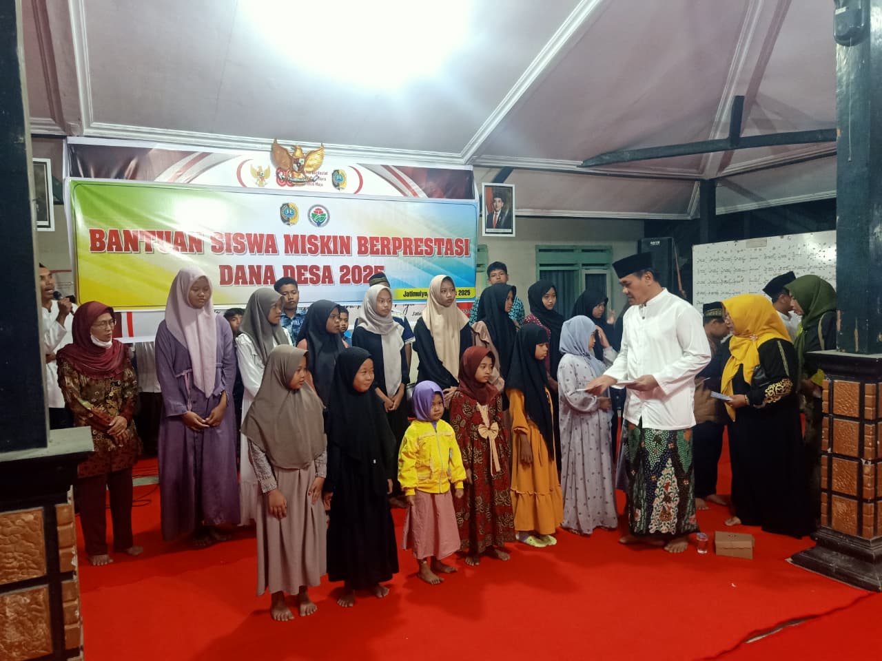 Penerimaan Bantuan Siswa Berprestasi Desa Jatimulyo 2025