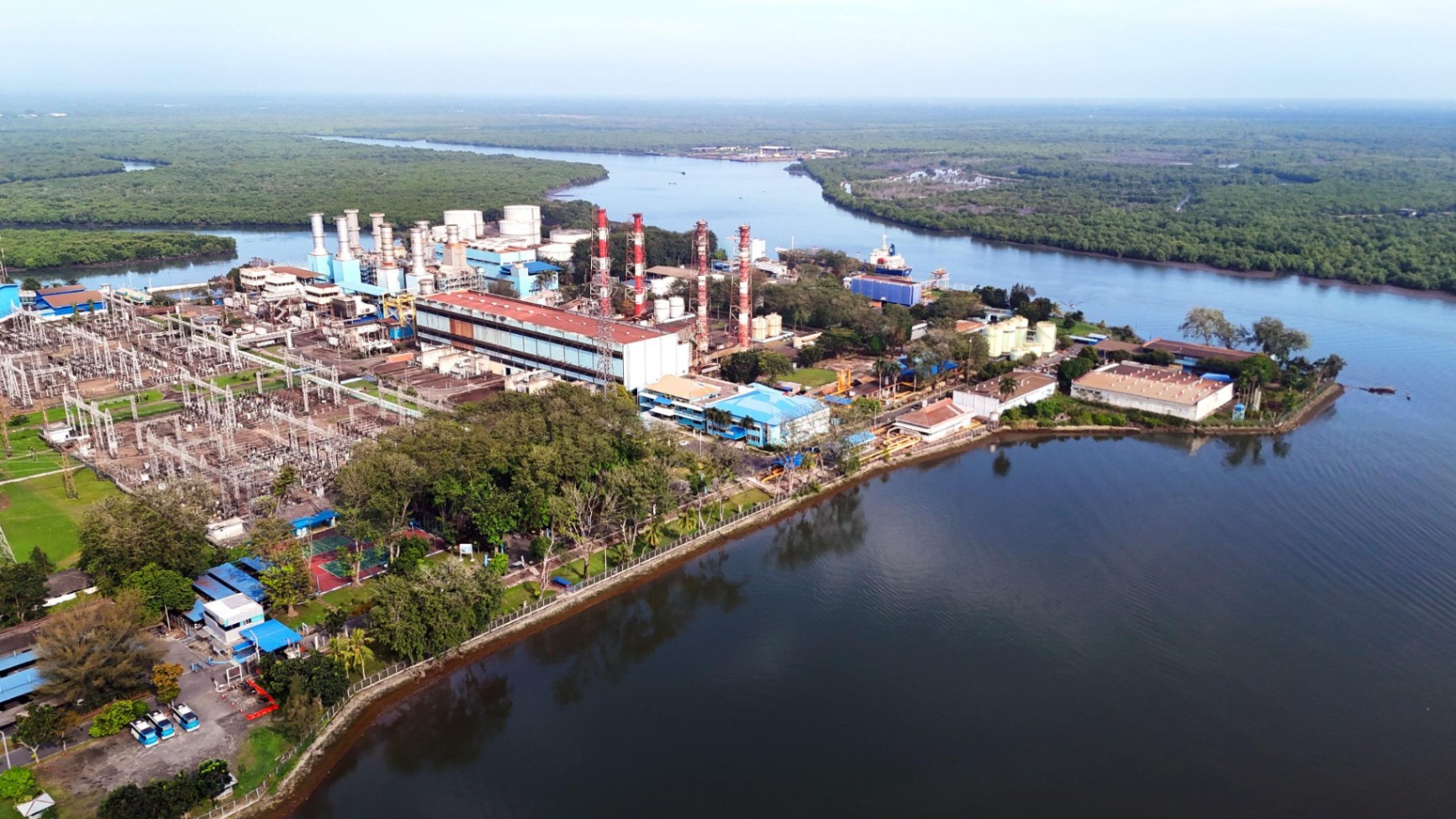 Pertama di Indonesia, PLN Sulap Limbah Sawit Jadi Energi Listrik Bersih di PLTGU Belawan