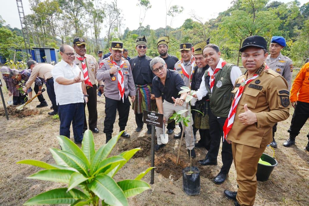 Rocky Gerung di Tengah Bara dan Harapan: Suarakan Akal Sehat di Jambore Karhutla 2025 Riau