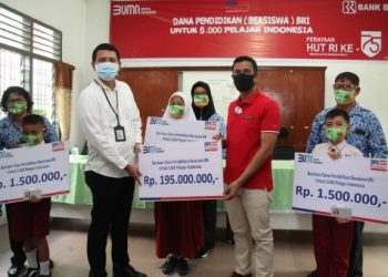 Semangat HUT RI, Walikota Siantar Serahkan Beasiswa BRI kepada 130 Pelajar