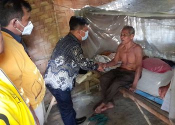 Sebatang Kara, RHS Berikan Bantuan Berkelanjutan Buat Kakek Renta di Ujung Padang