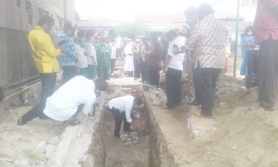 Usai Ibadah di HKBP, RHS Hadiri Peletakan Batu Pertama Pembangunan Gereja Katolik